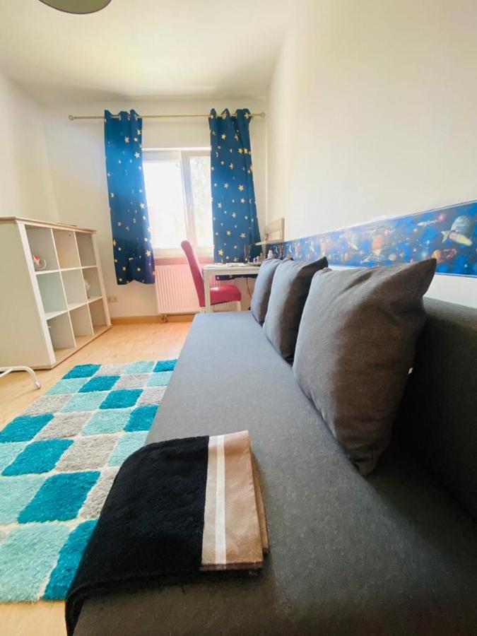 Schoenes Zimmer Im Charmanten Haus Berlin Exteriör bild